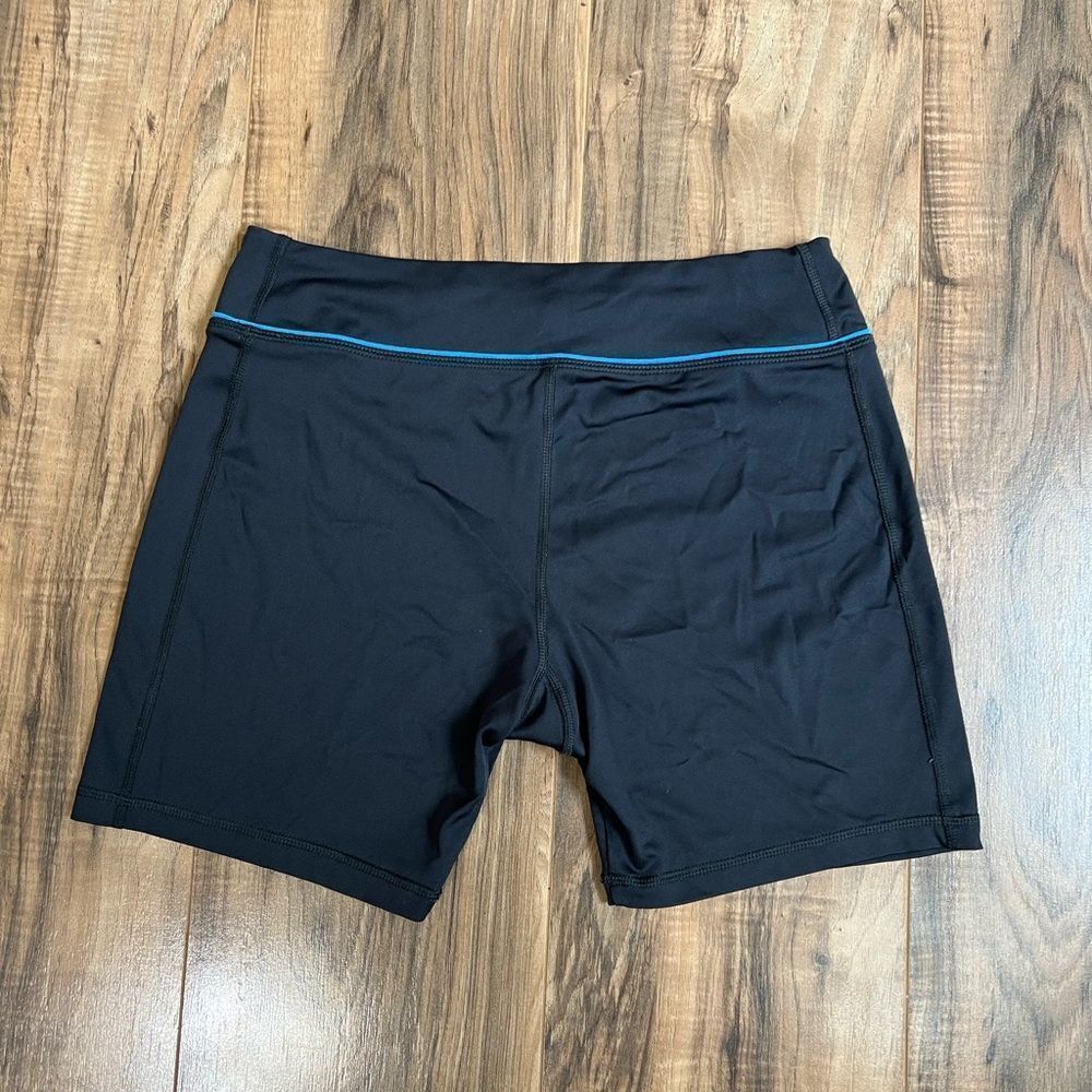 ‎Adidas medium shorts - Picture 6 of 6